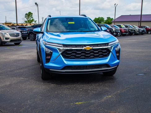 Used 2025 Chevrolet Trax LT FWD image 10