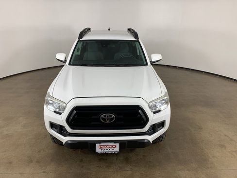 Used 2020 Toyota Tacoma SR image 4