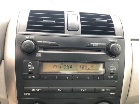 Used 2009 Toyota Corolla LE image 9