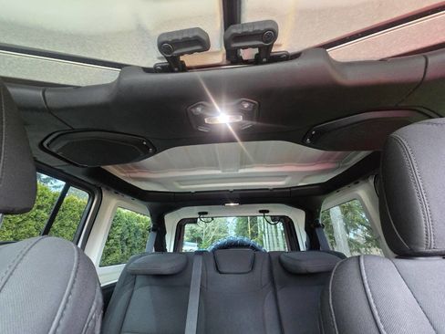 Used 2018 Jeep Wrangler Unlimited Sport image 19