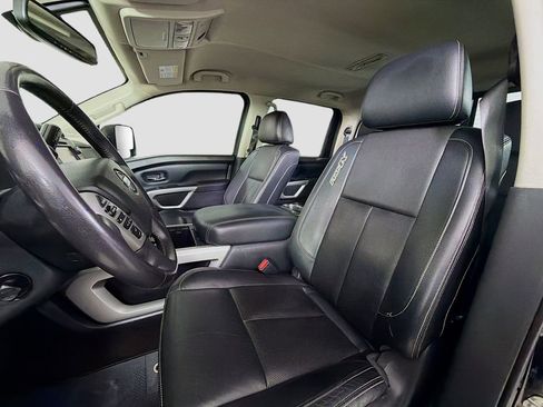 Used 2019 Nissan Titan PRO-4X w/ Pro-4x Convenience Package image 13