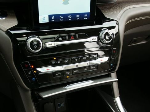 Used 2023 Ford Explorer Platinum w/ Technology Package image 28