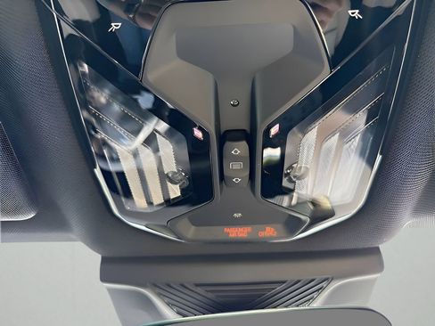 Used 2025 BMW X3 xDrive30i w/ Convenience Package image 34