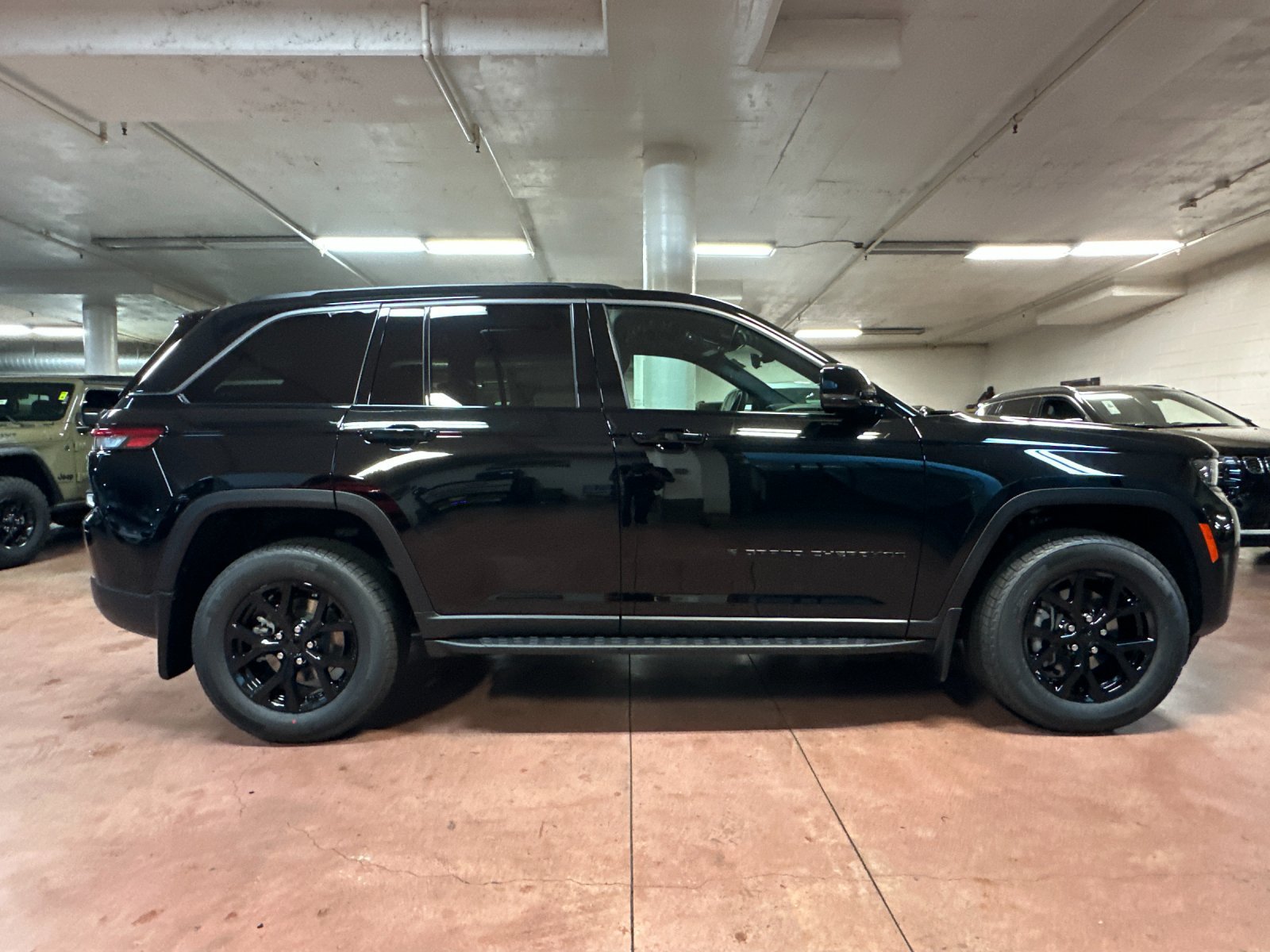New 2026 Jeep Grand Cherokee Altitude AWD/4WD image 6