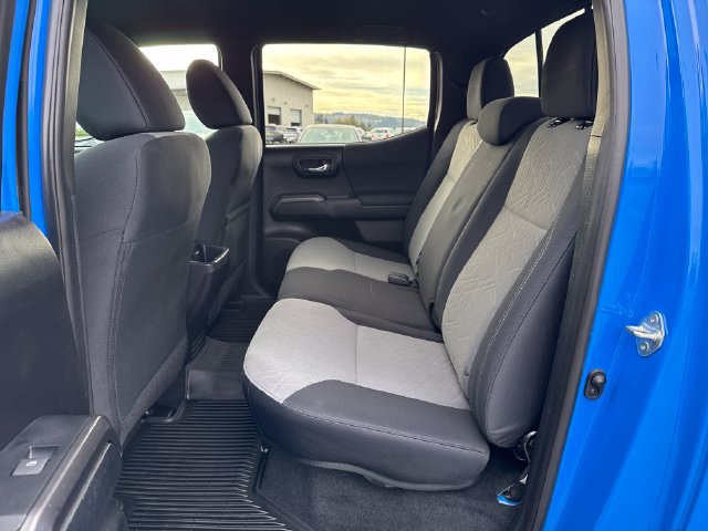 Used 2021 Toyota Tacoma TRD Off-Road AWD/4WD image 15