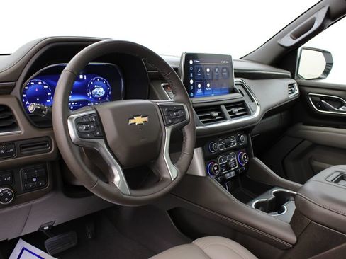 Used 2022 Chevrolet Tahoe LT w/ LT Signature Package RWD image 16