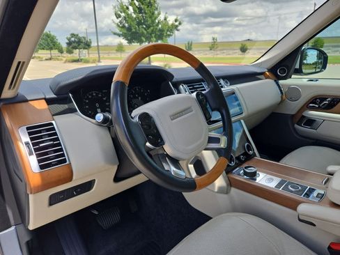 Used 2019 Land Rover Range Rover Supercharged AWD/4WD image 2