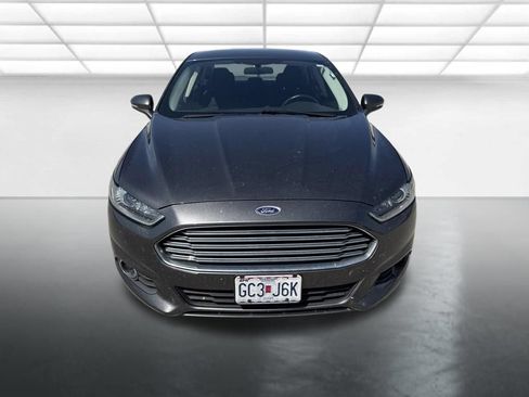 Used 2015 Ford Fusion SE FWD image 2