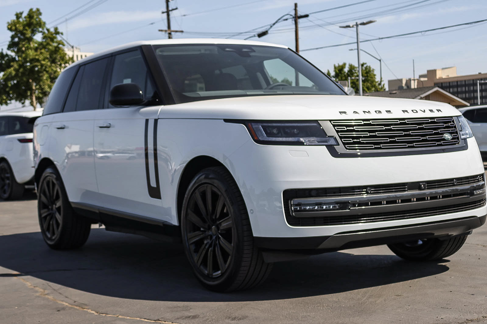 New 2026 Land Rover Range Rover SE AWD/4WD image 3