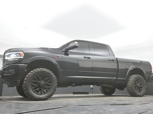Used 2019 RAM 2500 Laramie w/ Black Appearance Package AWD/4WD image 30