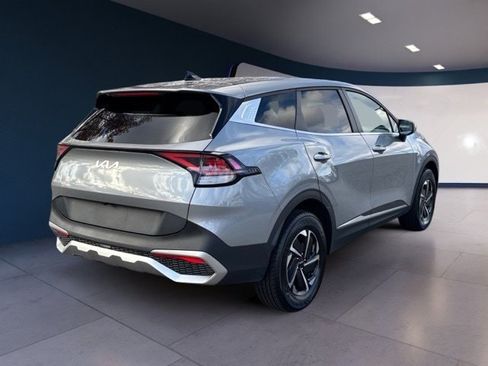 Used 2023 Kia Sportage LX image 5