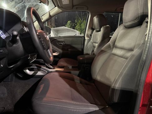 Used 2022 Nissan Frontier SV RWD image 10