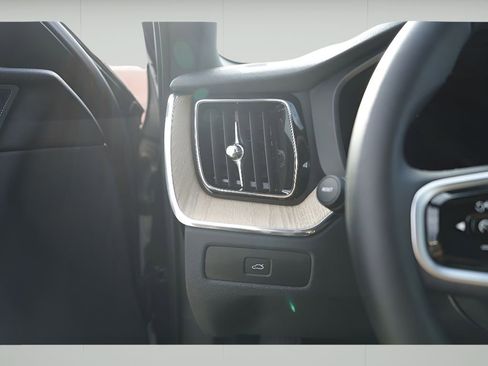 New 2026 Volvo XC60 B5 Plus w/ Protection Package Premier image 11