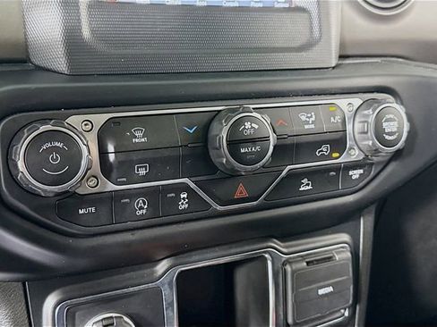 Used 2022 Jeep Wrangler Unlimited Sport image 16