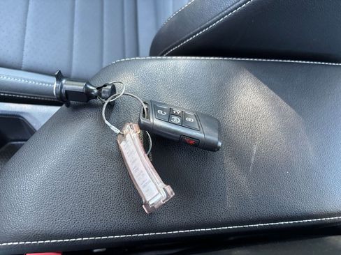 Used 2025 Volkswagen Jetta SE image 22