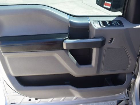 Used 2017 Ford F150 XLT w/ Equipment Group 302A Luxury RWD image 7