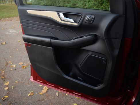 Certified 2022 Ford Escape Titanium w/ Titanium Premium Package image 19