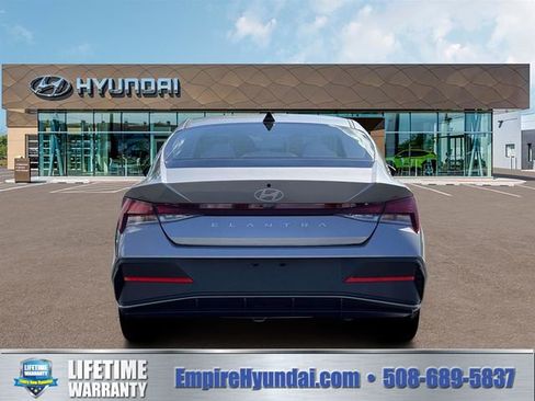 New 2026 Hyundai Elantra SE image 6