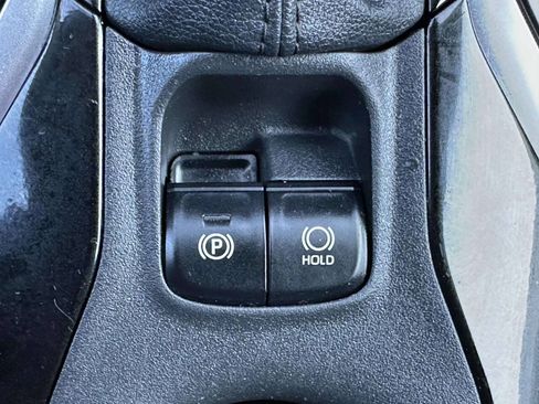 Used 2021 Toyota Corolla LE FWD image 74