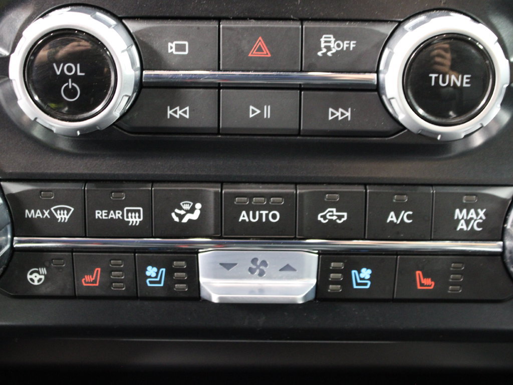 Used 2025 Ford F450 Lariat w/ FX4 Off-Road Package AWD/4WD image 70