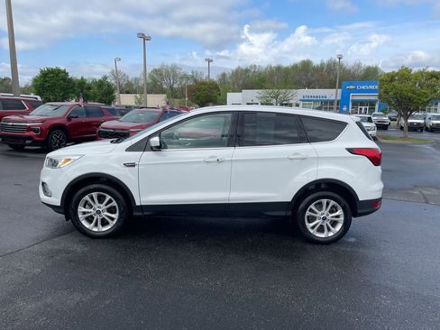 Used 2019 Ford Escape SE image 5