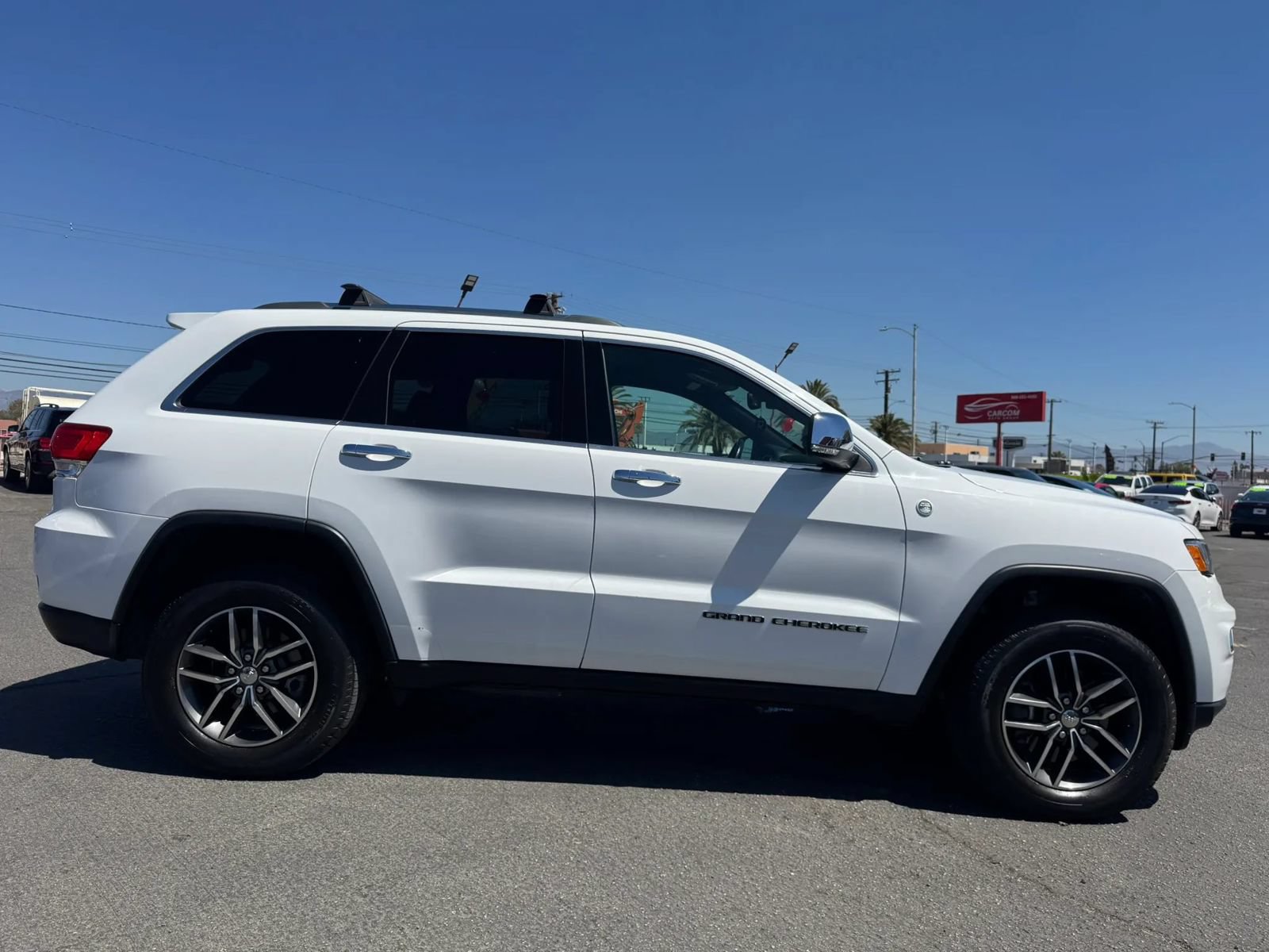 Used 2018 Jeep Grand Cherokee Limited AWD/4WD image 11