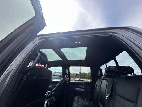 Used 2018 Ford F150 Lariat w/ Equipment Group 502A Luxury AWD/4WD image 6