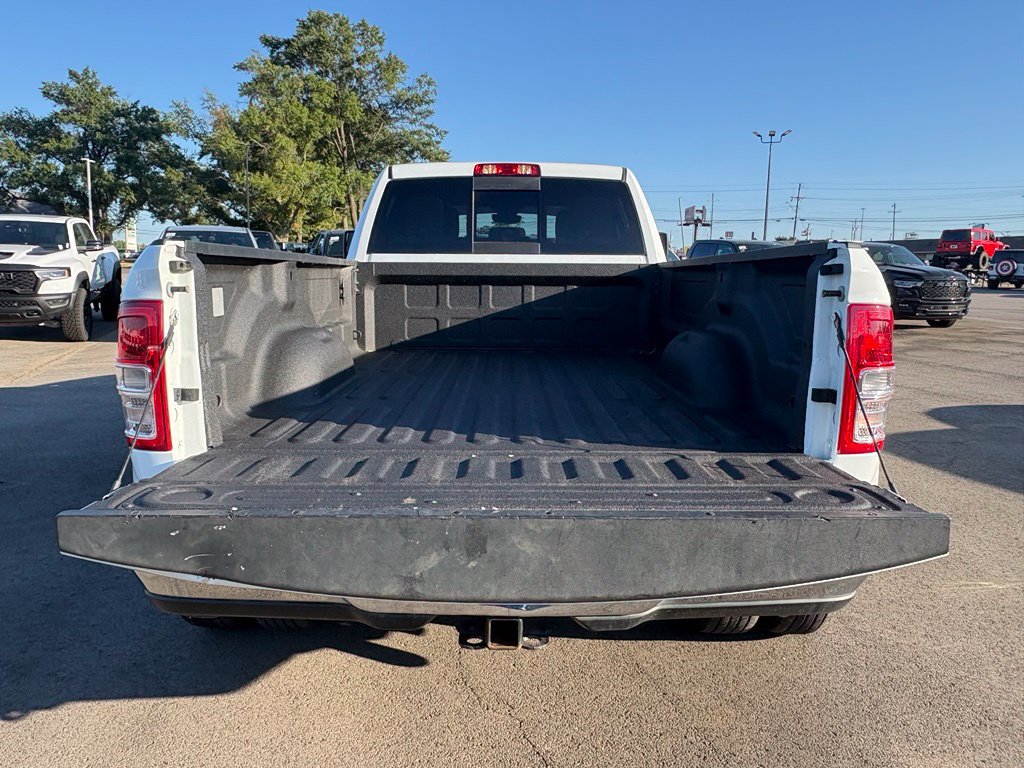 Used 2024 RAM 3500 Tradesman w/ Chrome Appearance Group AWD/4WD image 7