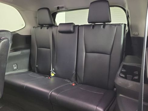 Used 2025 Toyota Grand Highlander AWD image 14