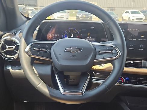 Used 2026 Chevrolet Equinox ACTIV w/ Convenience Package III AWD/4WD image 15