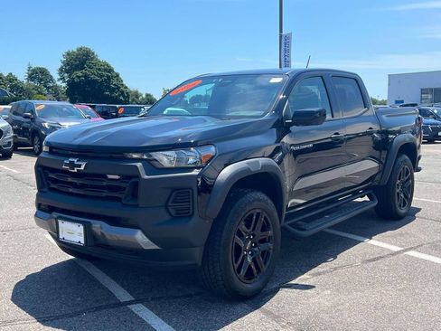 Used 2024 Chevrolet Colorado Trail Boss w/ Technology Package AWD/4WD image 3