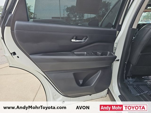 Used 2023 Nissan Pathfinder SL AWD/4WD image 30