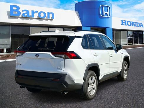 Used 2021 Toyota RAV4 XLE w/ XLE Grade Weather Package AWD/4WD image 5