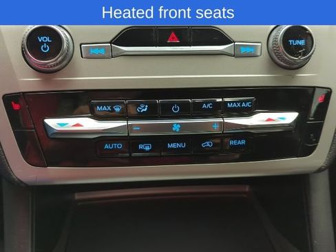 Used 2023 Ford Explorer XLT AWD/4WD image 15