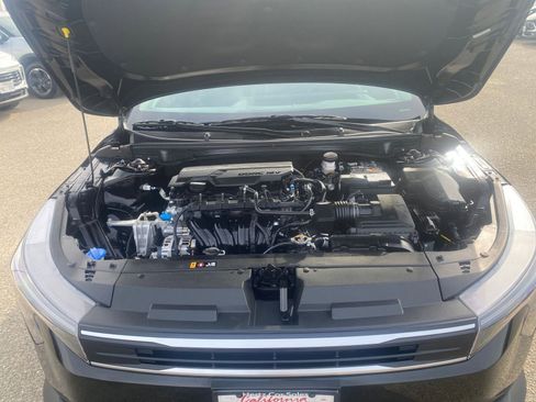 Used 2025 Kia K4 LXS image 33