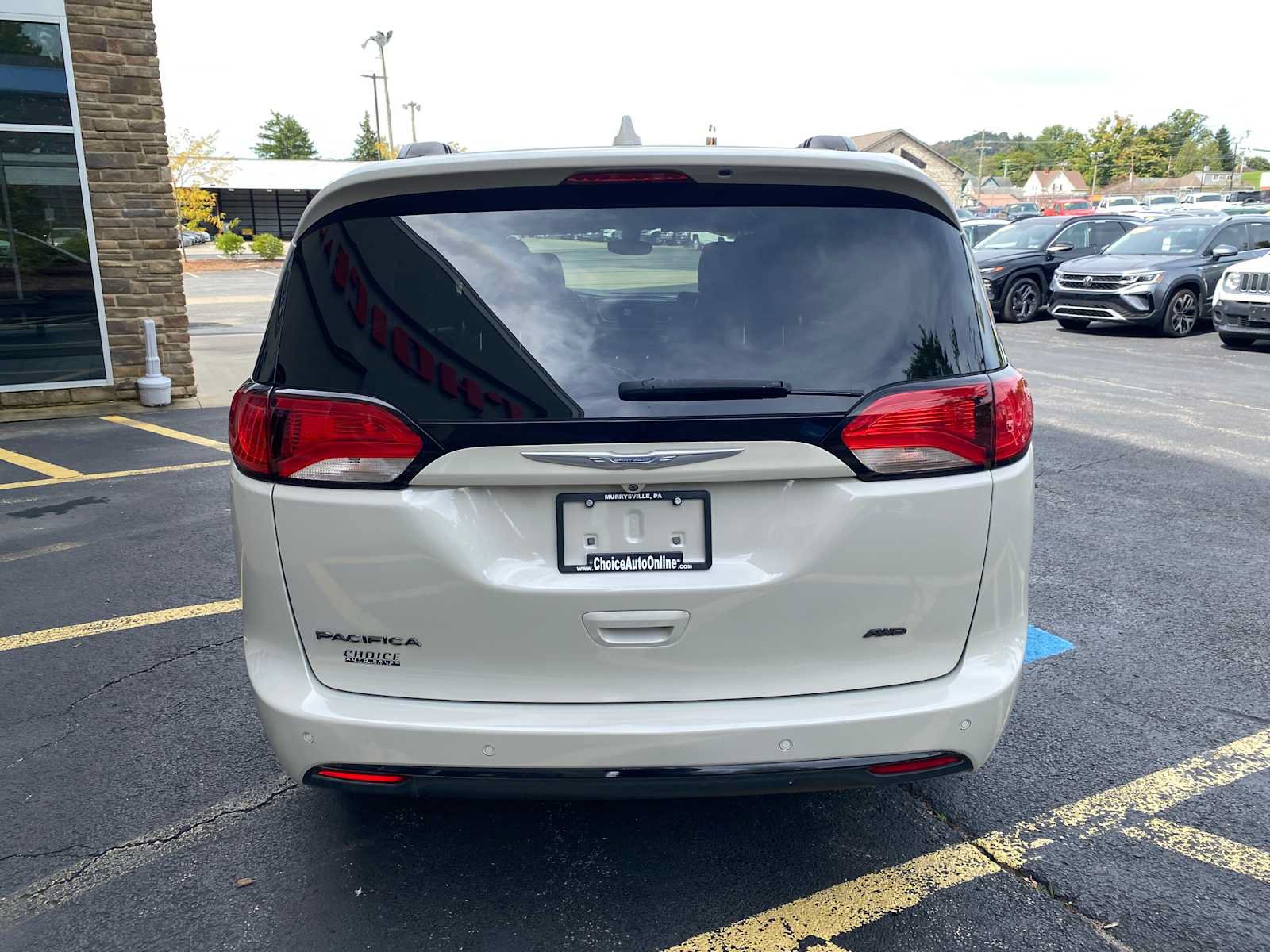Used 2020 Chrysler Pacifica Touring-L AWD/4WD image 12