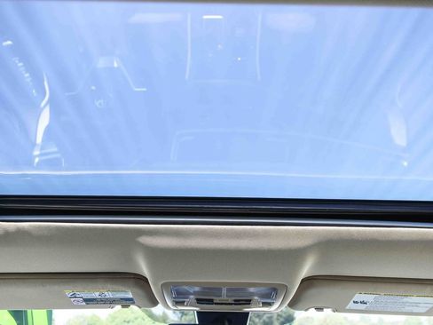 Used 2017 Toyota Highlander Limited w/ Carpet Mat Package AWD/4WD image 16