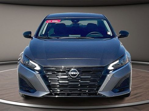 Certified 2025 Nissan Altima 2.5 S image 3