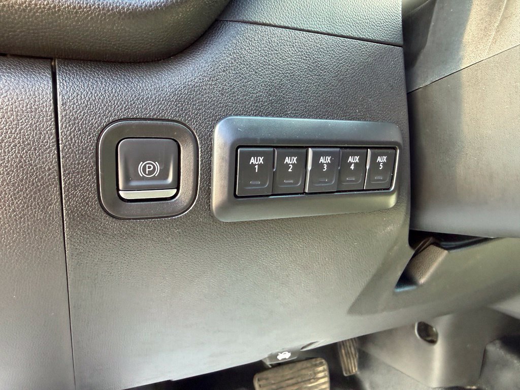 Used 2022 Chevrolet Silverado 2500 W/T w/ Gooseneck/5TH Wheel Package AWD/4WD image 17