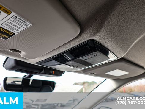 Used 2025 Mitsubishi Outlander SE image 62