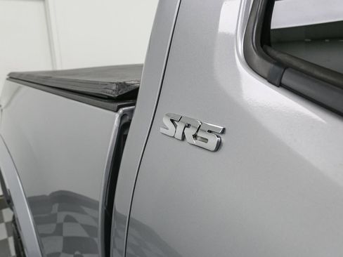 Used 2017 Toyota Tacoma SR5 image 8