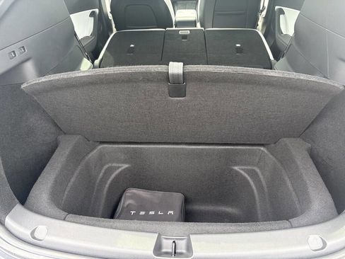Used 2022 Tesla Model Y Long Range AWD/4WD image 15