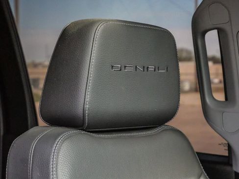 Used 2021 GMC Sierra 2500 Denali w/ Denali Ultimate Package image 19