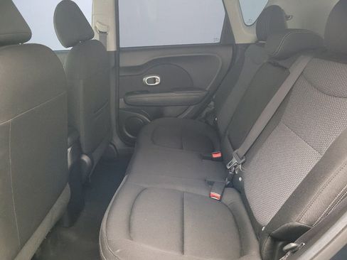 Used 2017 Kia Soul + image 18