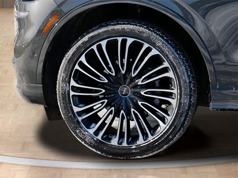 Certified 2023 Lincoln Aviator Black Label w/ Class IV Trailer Tow Package image 9