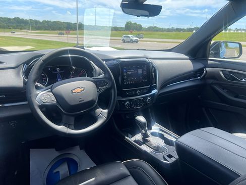 Used 2023 Chevrolet Traverse Premier w/ LPO, 'HIT The Road' Package FWD image 11