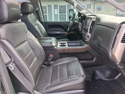 Used 2019 GMC Sierra 2500 Denali w/ Duramax Plus Package image 15