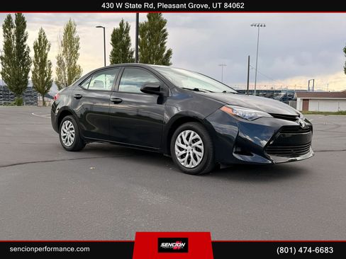 Used 2018 Toyota Corolla LE FWD image 1