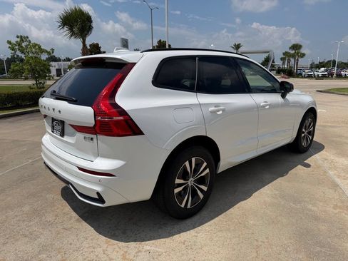 Used 2024 Volvo XC60 B5 Core AWD/4WD image 5