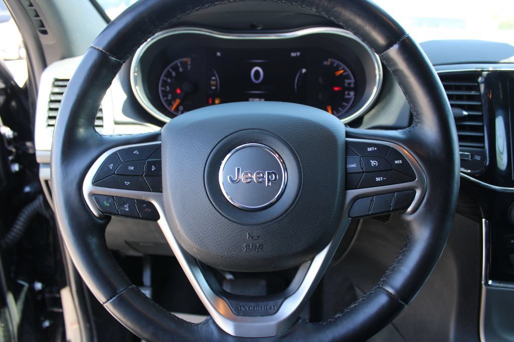 Used 2022 Jeep Grand Cherokee Laredo X AWD/4WD image 28